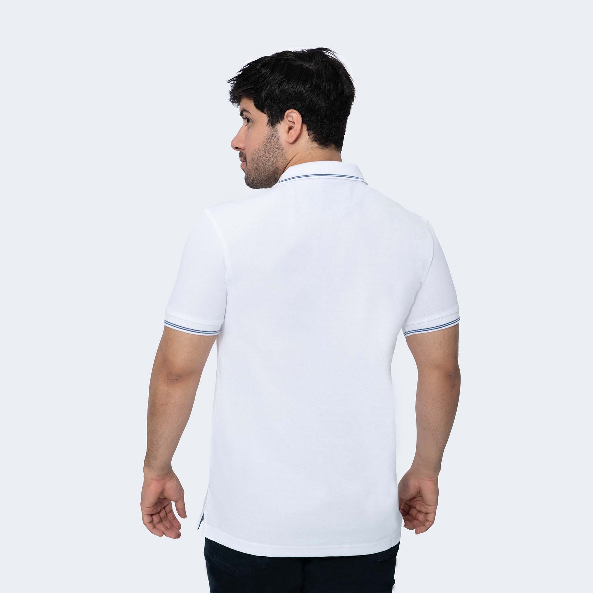 Camiseta estilo polo