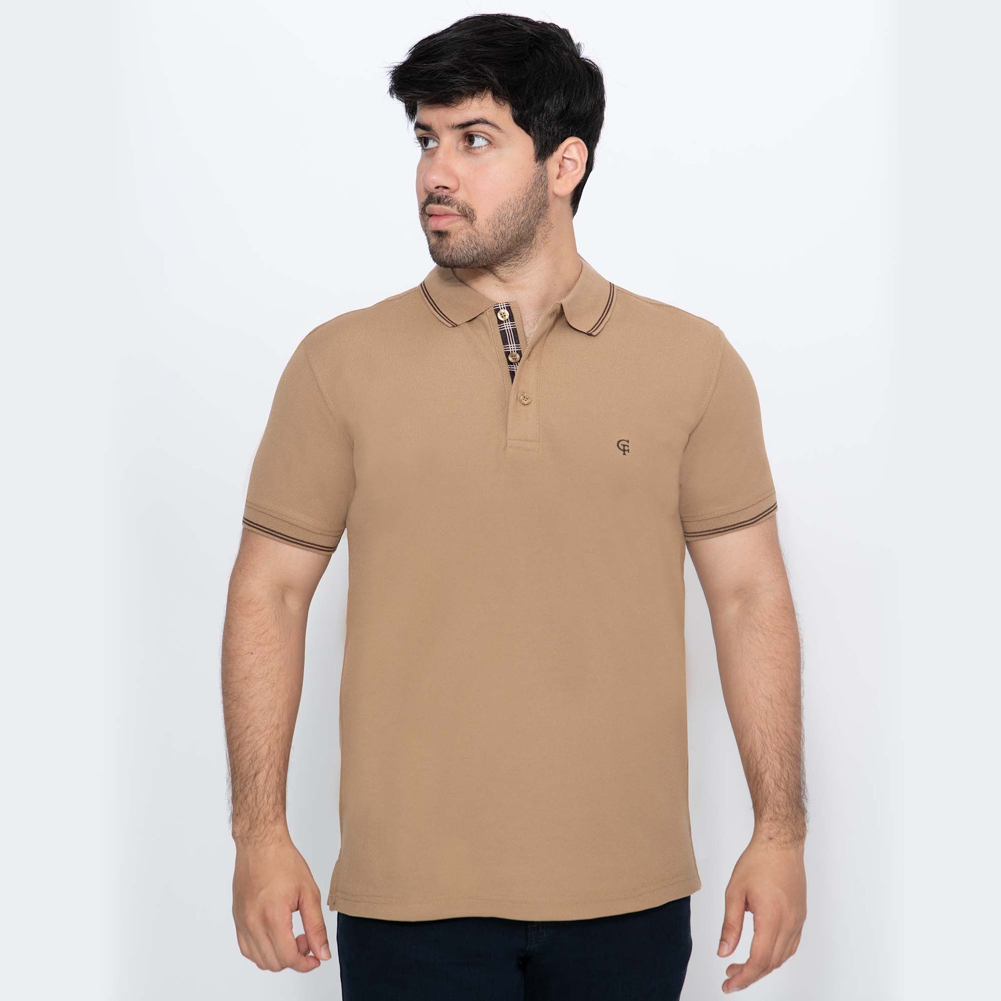 Camiseta estilo polo