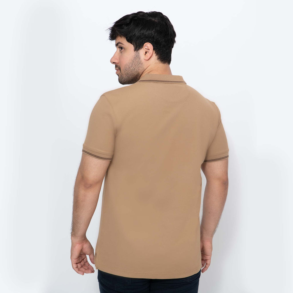 Camiseta estilo polo