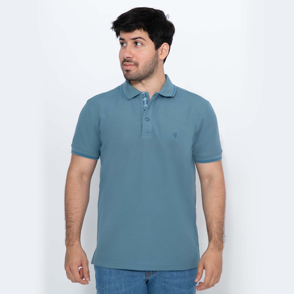 Camiseta estilo polo