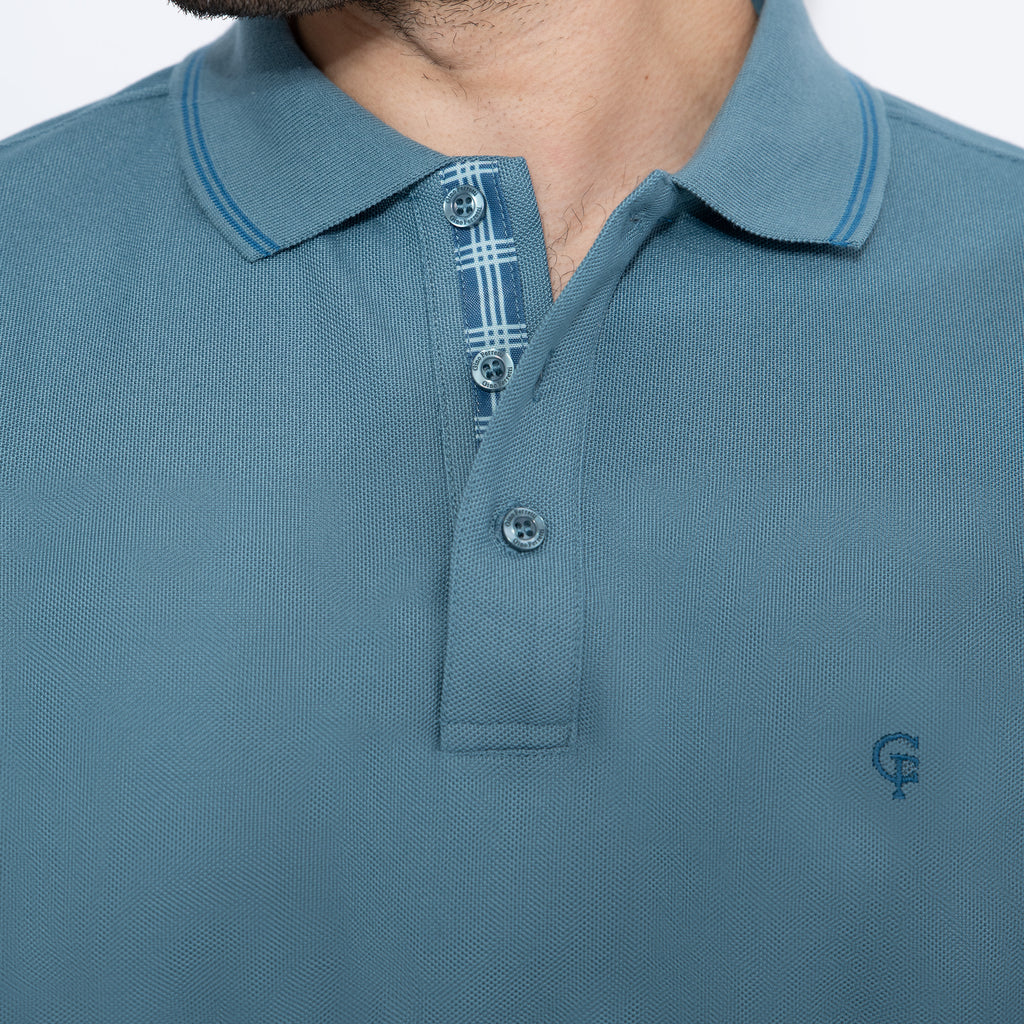 Camiseta estilo polo