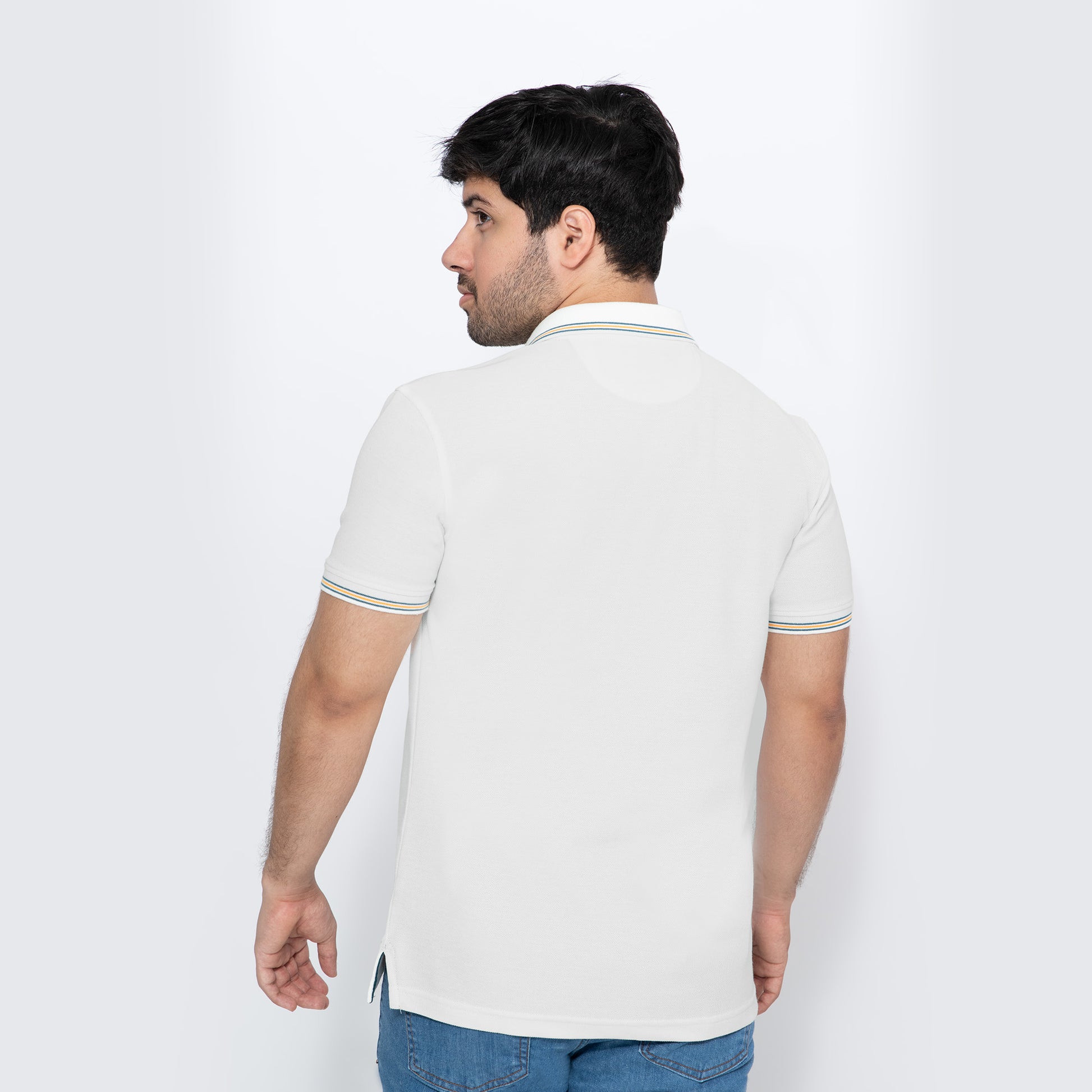 Camiseta estilo polo