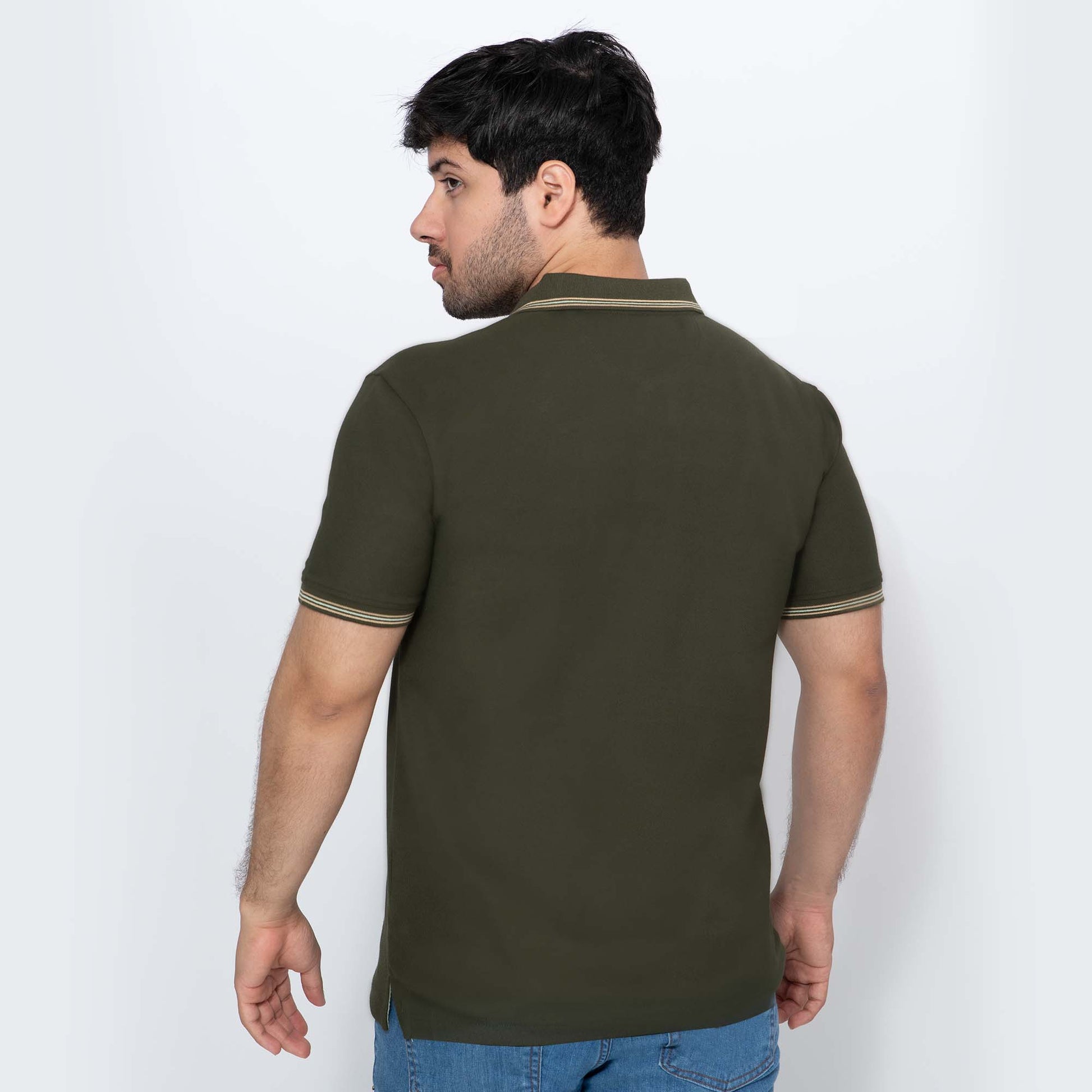 Camiseta estilo polo