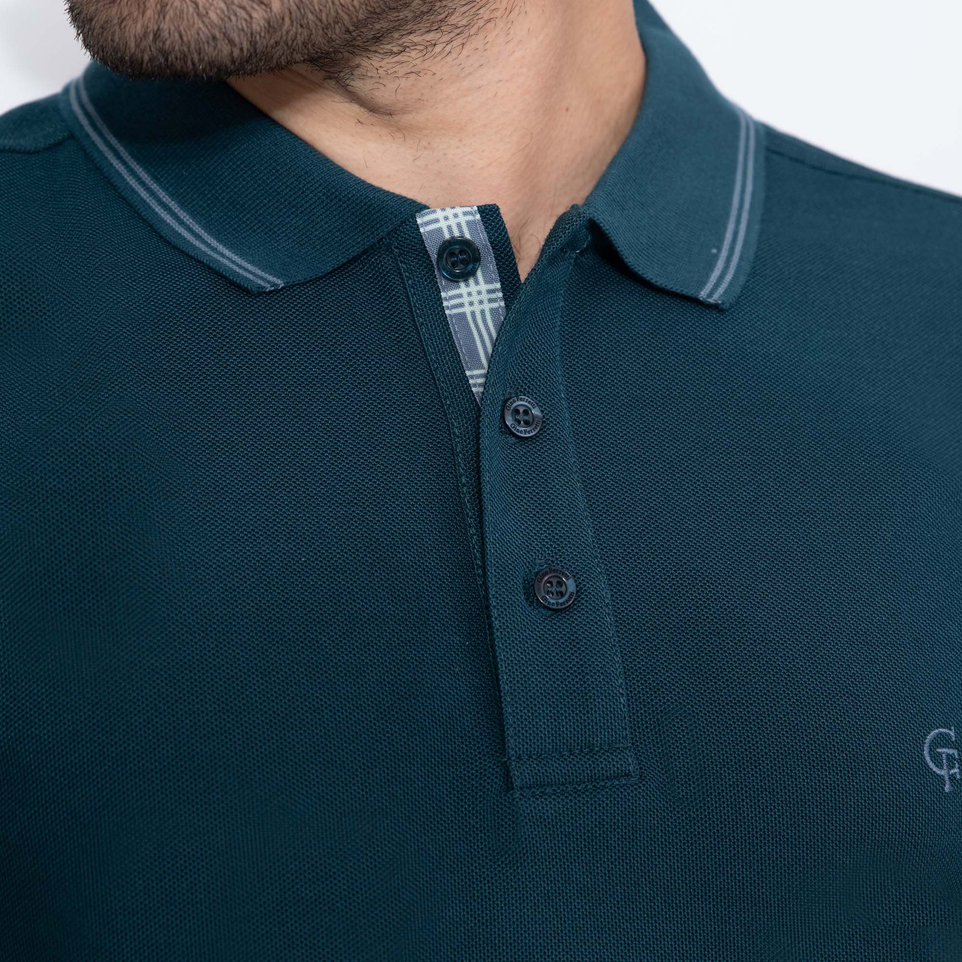 Camiseta estilo polo