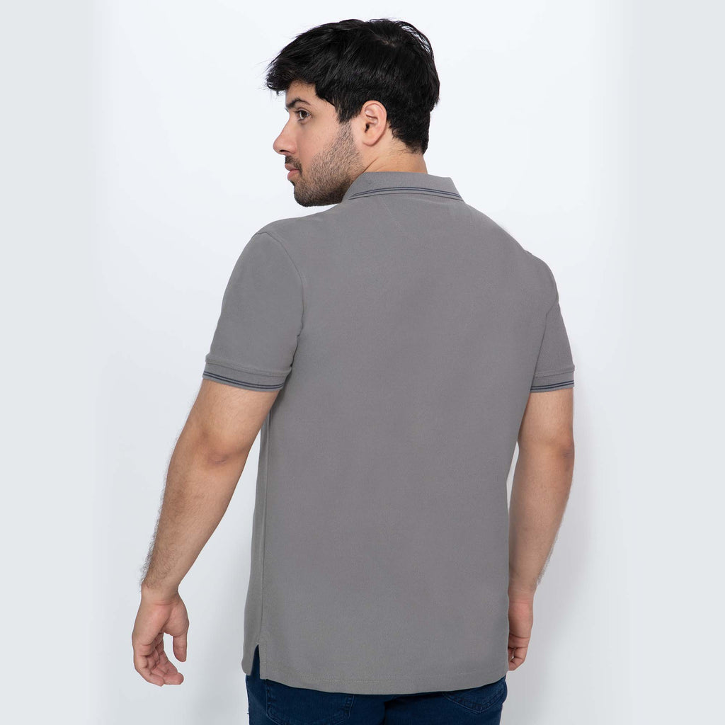 Camiseta estilo polo