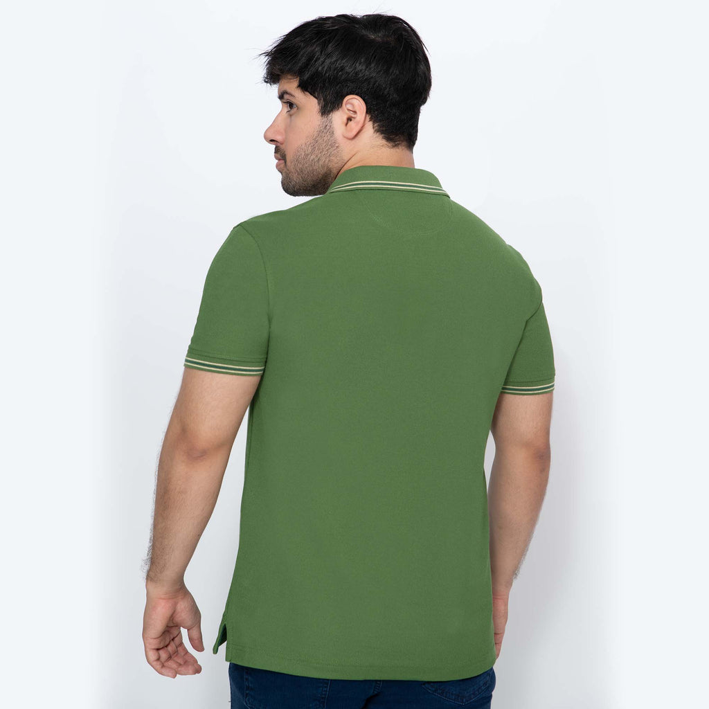 Camiseta estilo polo